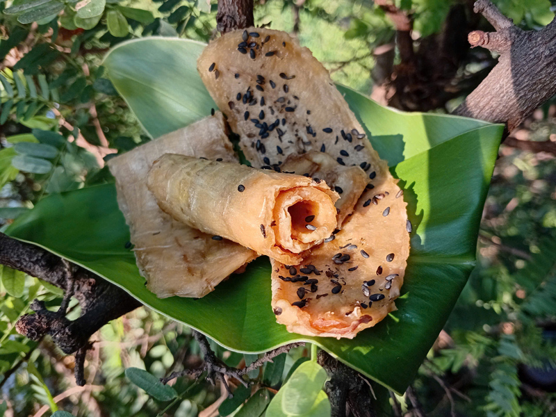 Chuối điểm mè ÔNG THẮNG – 400g